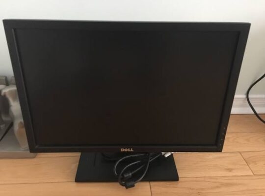 Dell 19″ wide angle UHD LCD