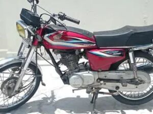 Honda CG 125 2015 bike for sale in Lahore