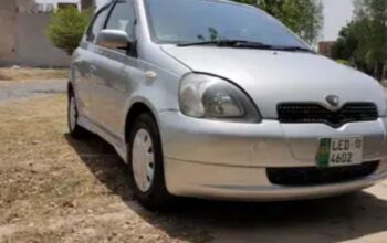 Vitz F1.0 4 Cylinder (Sunroof)