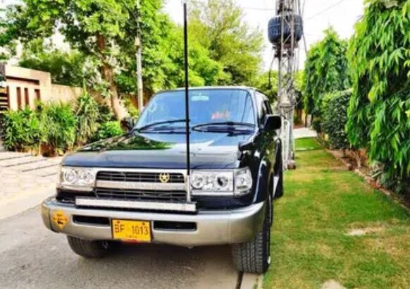 Toyota Land cruiser petrol 4×4 for sale in lahore