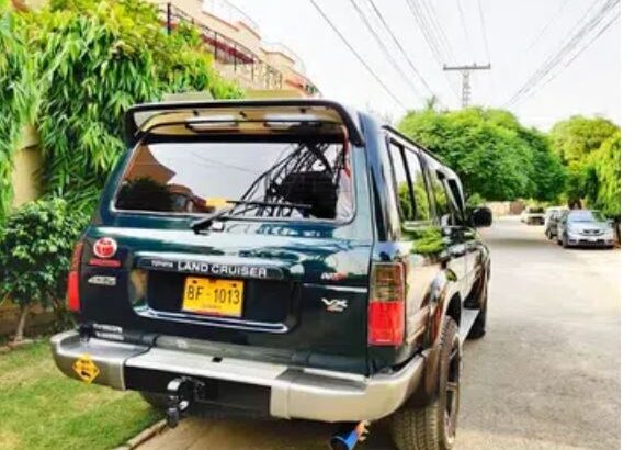 Toyota Land cruiser petrol 4×4 for sale in lahore