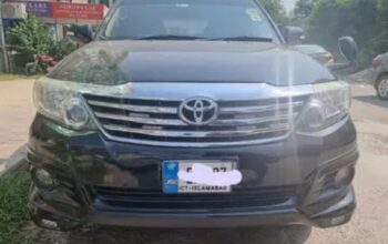 Toyota fortuner 2015 25th anniversery islamabad registered