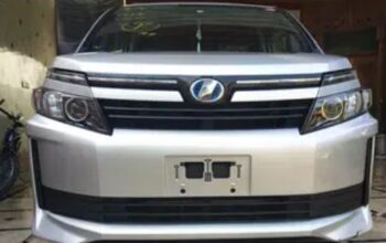 Toyota Voxy Hybrid Car model 2015/2021 for sale