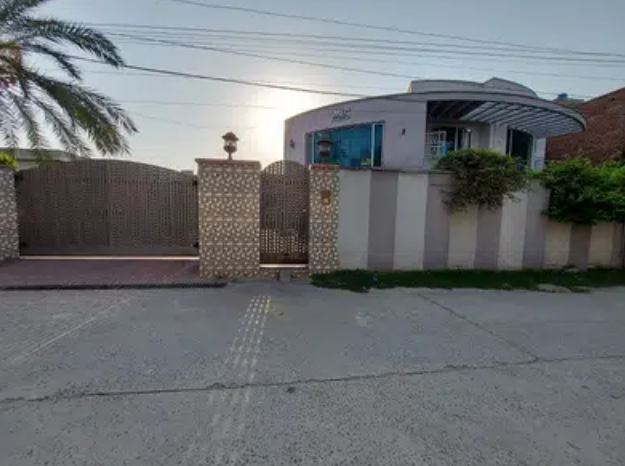 4 KANAL luxury Villa for sale in climax town