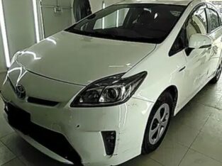 Toyota Prius 1.8 S for sale in karachi