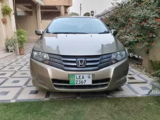 Honda City 1.6 model 2017 for sell in Lahore