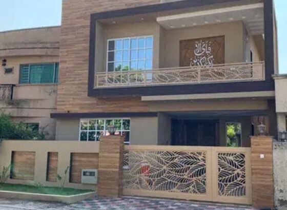 10Marla Double Unit House For Sale in Bahria Town