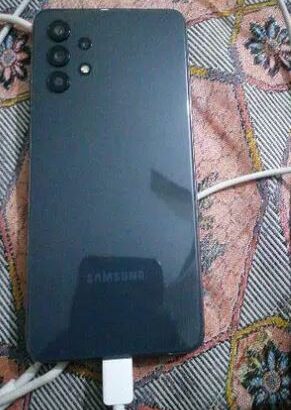 Samsung galaxy A32 full box 9 month warranty