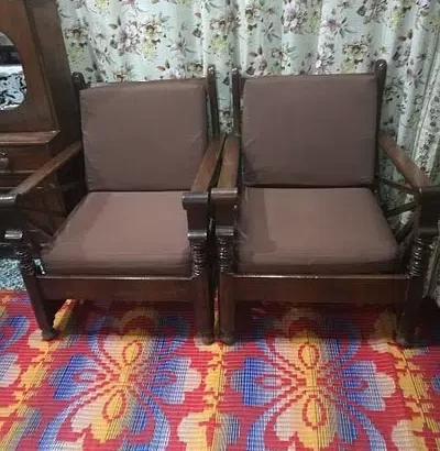 5 seater sofa set for sell in Dina