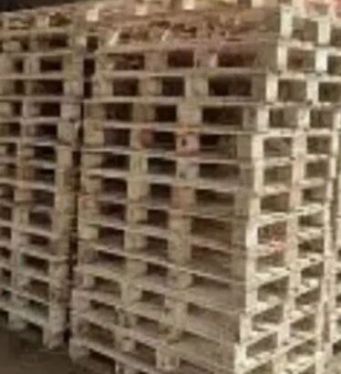 wooden pallets for goats sheep and dogs