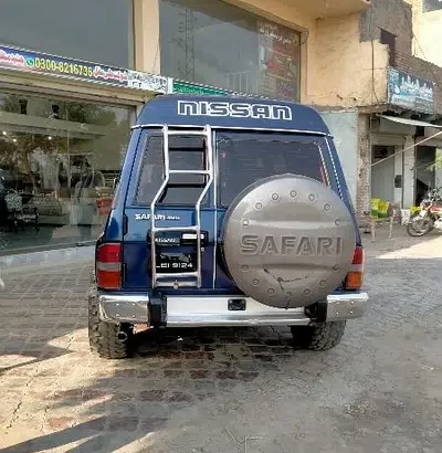 Nissan safari petrol for sale in Kasur