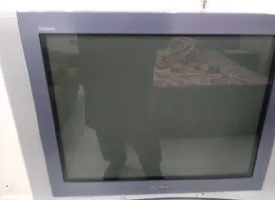 32 ” orignal sony tv or Tv Trooly for sale