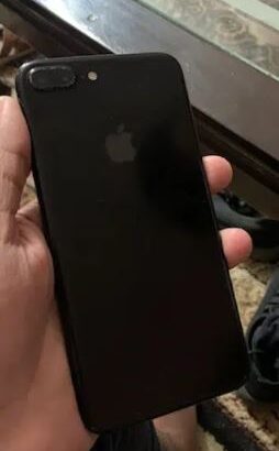 Iphone 7 plus 256GB 8/10 for salei in karachi