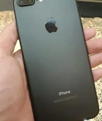 iphone 7 plus 32gb for slae in lahore