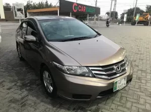 HONDA City 1.3 Manual model 2015 sell in Lahore