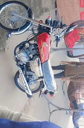 Honda CG125 model self start sell in Daska