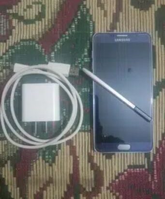 Samsung Galaxy Note 5 with Fast Charger