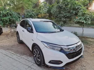 Honda Vezel RS sensing sell in F-10, Islamabad