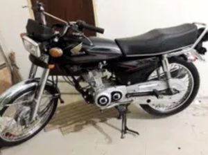 Honda CG 125 Black color 10/9 for sale