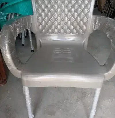 Plastic chair for sale in Daska