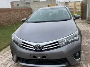 Toyota Corolla Gli 1.3 Auto model 2016 sell Multan